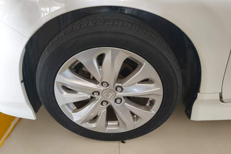 Used Honda Jade 2020 1.8L automatic Comfort version Left Front Wheel Hub