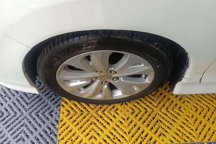 Used Honda Jade 2020 1.8L automatic Comfort version Left Front Wheel Hub
