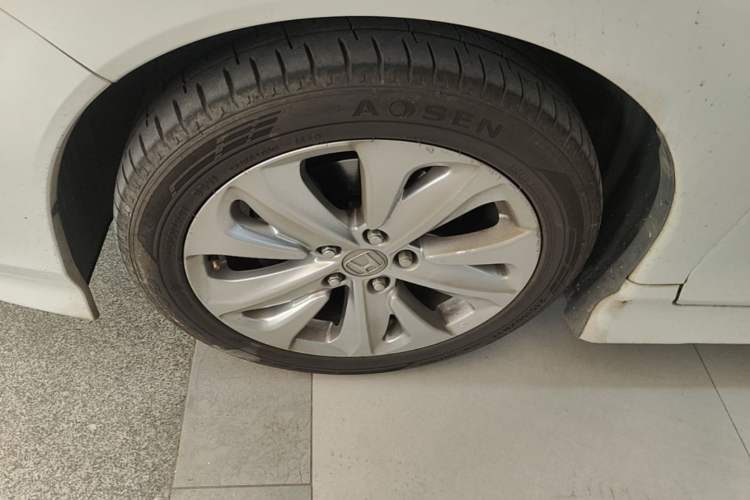 Used Honda Jade 2020 1.8L automatic Comfort version Left Front Wheel Hub