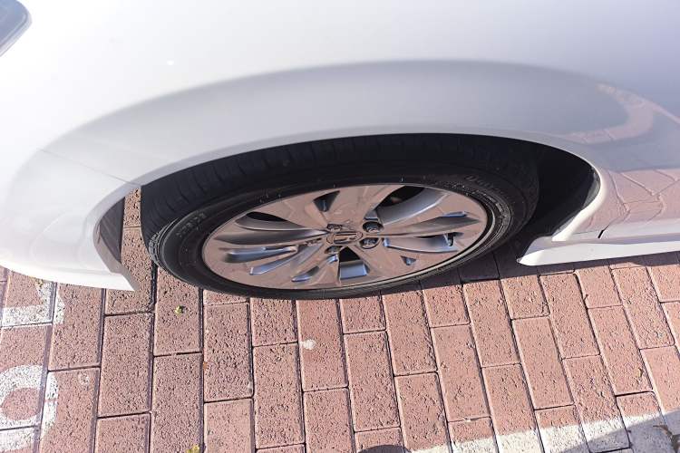 Used Honda Jade 2020 1.8L automatic Comfort version Left Front Wheel Hub