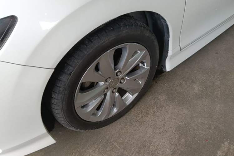 Used Honda Jade 2020 1.8L automatic Comfort version Left Front Wheel Hub
