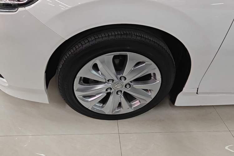 Used Honda Jade 2020 1.8L automatic Comfort version Left Front Wheel Hub