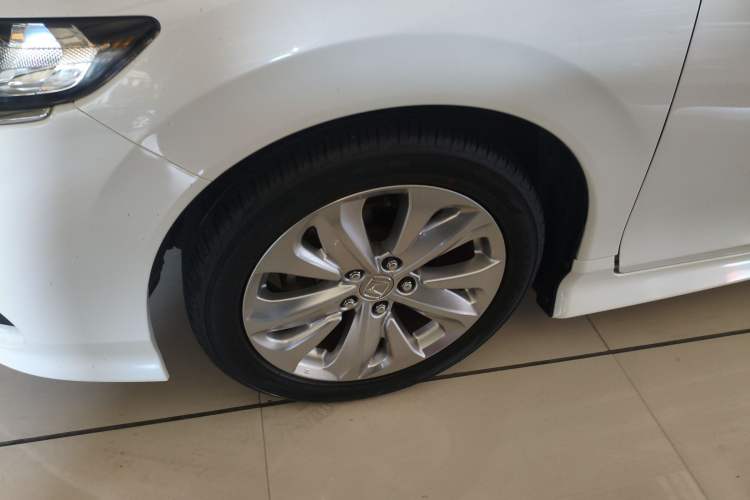 Used Honda Jade 2020 1.8L automatic Comfort version Left Front Wheel Hub