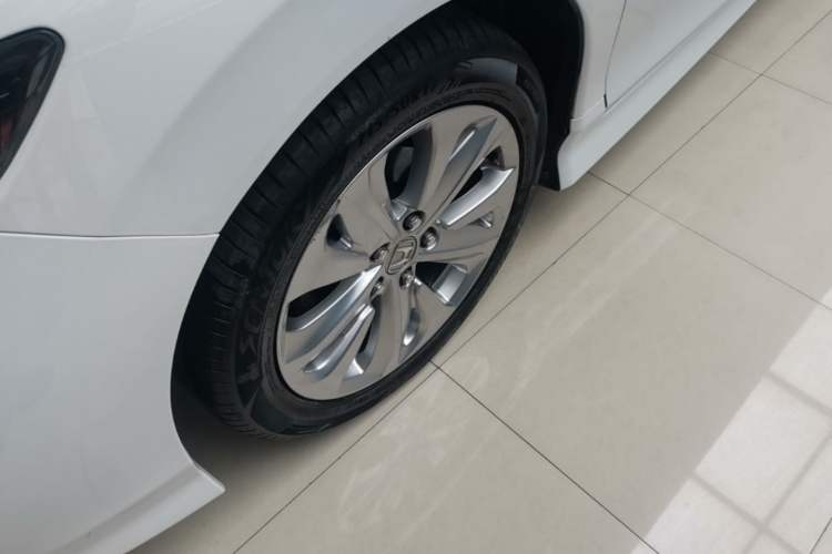 Used Honda Jade 2020 1.8L automatic Comfort version Left Front Wheel Hub