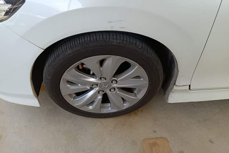 Used Honda Jade 2020 1.8L automatic Comfort version Left Front Wheel Hub