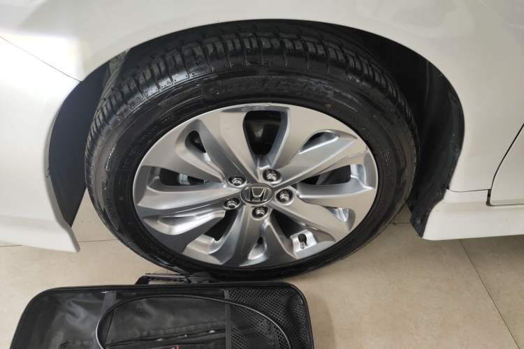 Used Honda Jade 2020 1.8L automatic Comfort version Left Front Wheel Hub