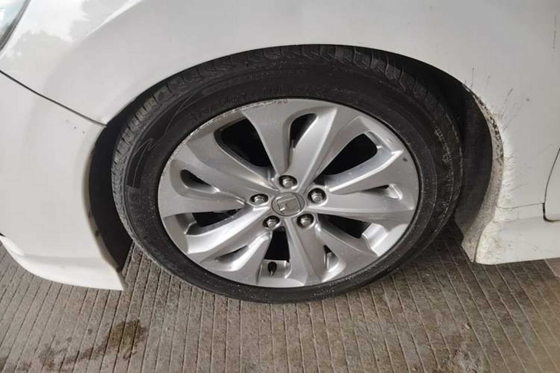 Used Honda Jade 2020 1.8L automatic Comfort version Left Front Wheel Hub