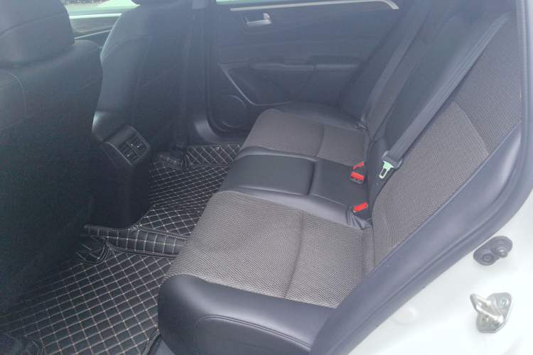 Used Honda Jade 2020 1.8L automatic Comfort version Left Rear Seat