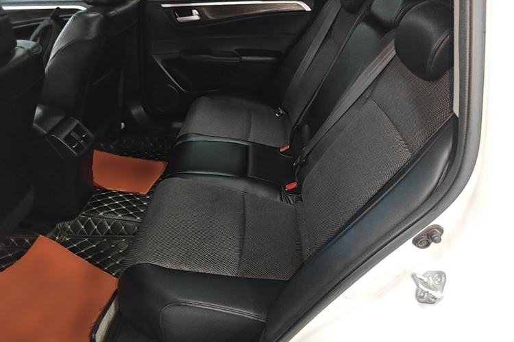 Used Honda Jade 2020 1.8L automatic Comfort version Left Rear Seat