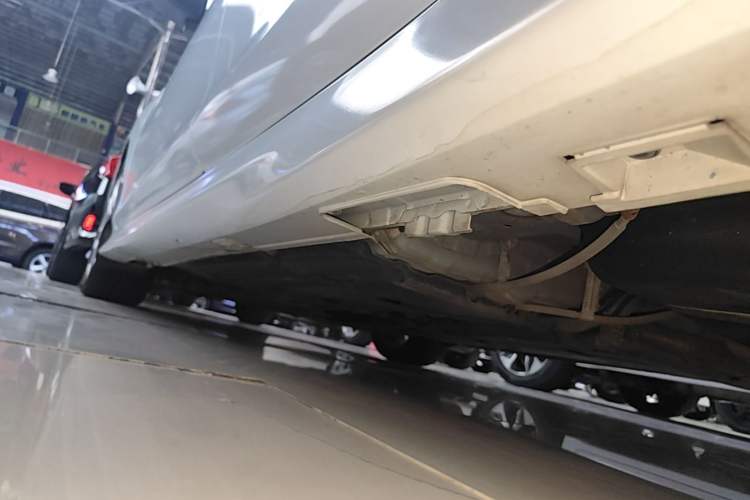 Used Honda Jade 2020 1.8L automatic Comfort version Left Side Sill