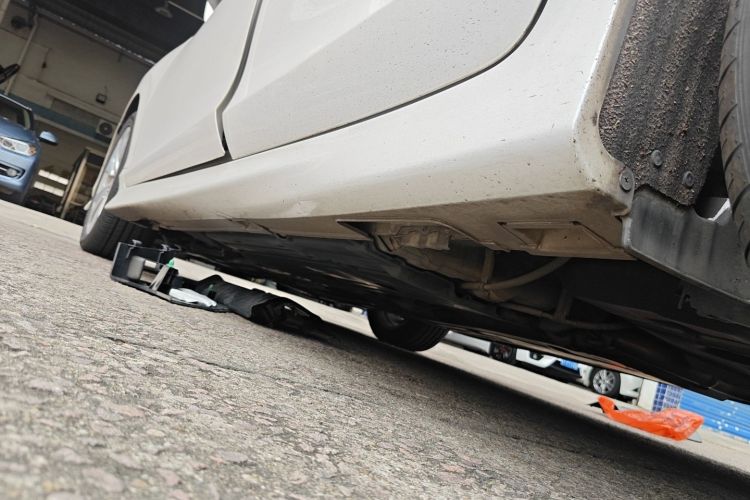 Used Honda Jade 2020 1.8L automatic Comfort version Left Side Sill