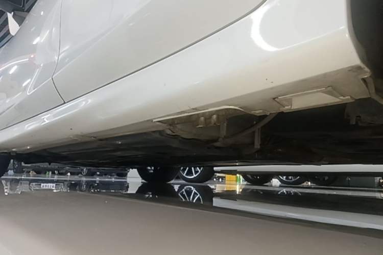 Used Honda Jade 2020 1.8L automatic Comfort version Left Side Sill