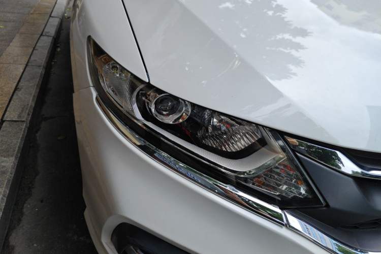 Used Honda Jade 2020 1.8L automatic Comfort version Right Front Headlight
