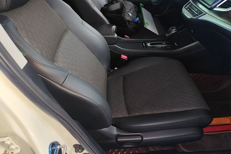 Used Honda Jade 2020 1.8L automatic Comfort version Right Front Seat
