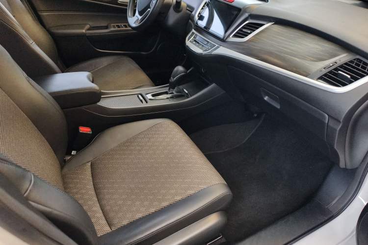 Used Honda Jade 2020 1.8L automatic Comfort version Right Front Seat
