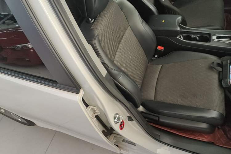Used Honda Jade 2020 1.8L automatic Comfort version Right Front Seat