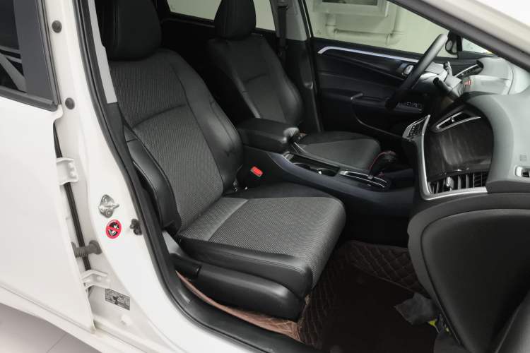 Used Honda Jade 2020 1.8L automatic Comfort version Right Front Seat
