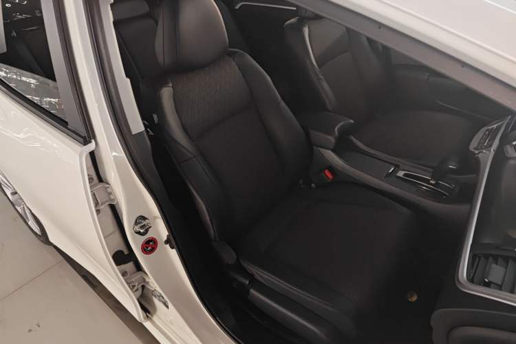 Used Honda Jade 2020 1.8L automatic Comfort version Right Front Seat