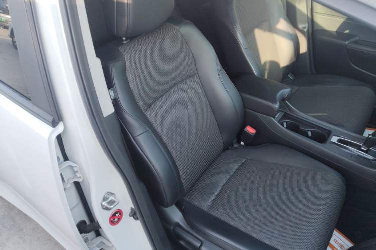 Used Honda Jade 2020 1.8L automatic Comfort version Right Front Seat
