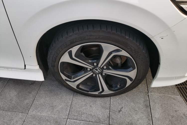 Used Honda Jade 2020 210TURBO CVT Luxury Edition Right Front Wheel Hub