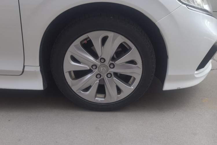 Used Honda Jade 2020 1.8L automatic Comfort version Right Front Wheel Hub