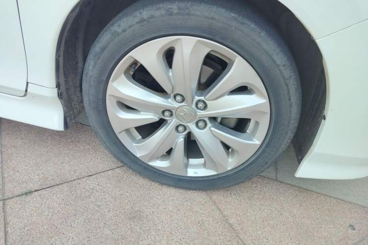 Used Honda Jade 2020 1.8L automatic Comfort version Right Front Wheel Hub