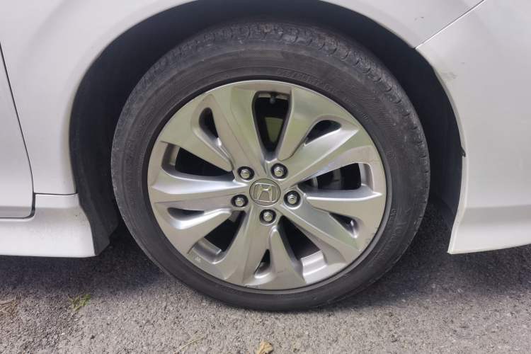 Used Honda Jade 2020 1.8L automatic Comfort version Right Front Wheel Hub