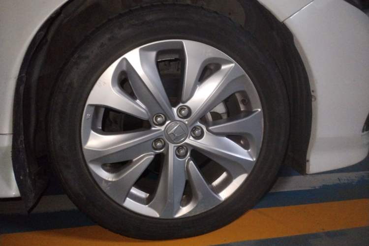 Used Honda Jade 2020 1.8L automatic Comfort version Right Front Wheel Hub
