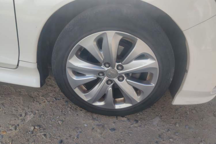 Used Honda Jade 2020 1.8L automatic Comfort version Right Front Wheel Hub