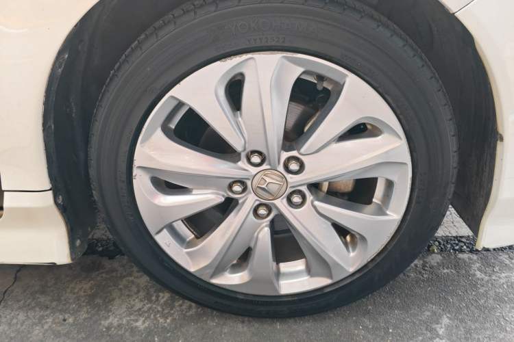 Used Honda Jade 2020 1.8L automatic Comfort version Right Front Wheel Hub