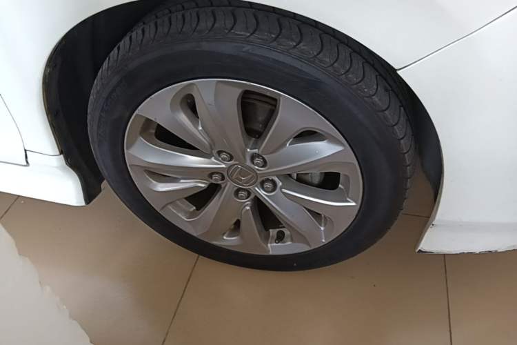 Used Honda Jade 2020 1.8L automatic Comfort version Right Front Wheel Hub