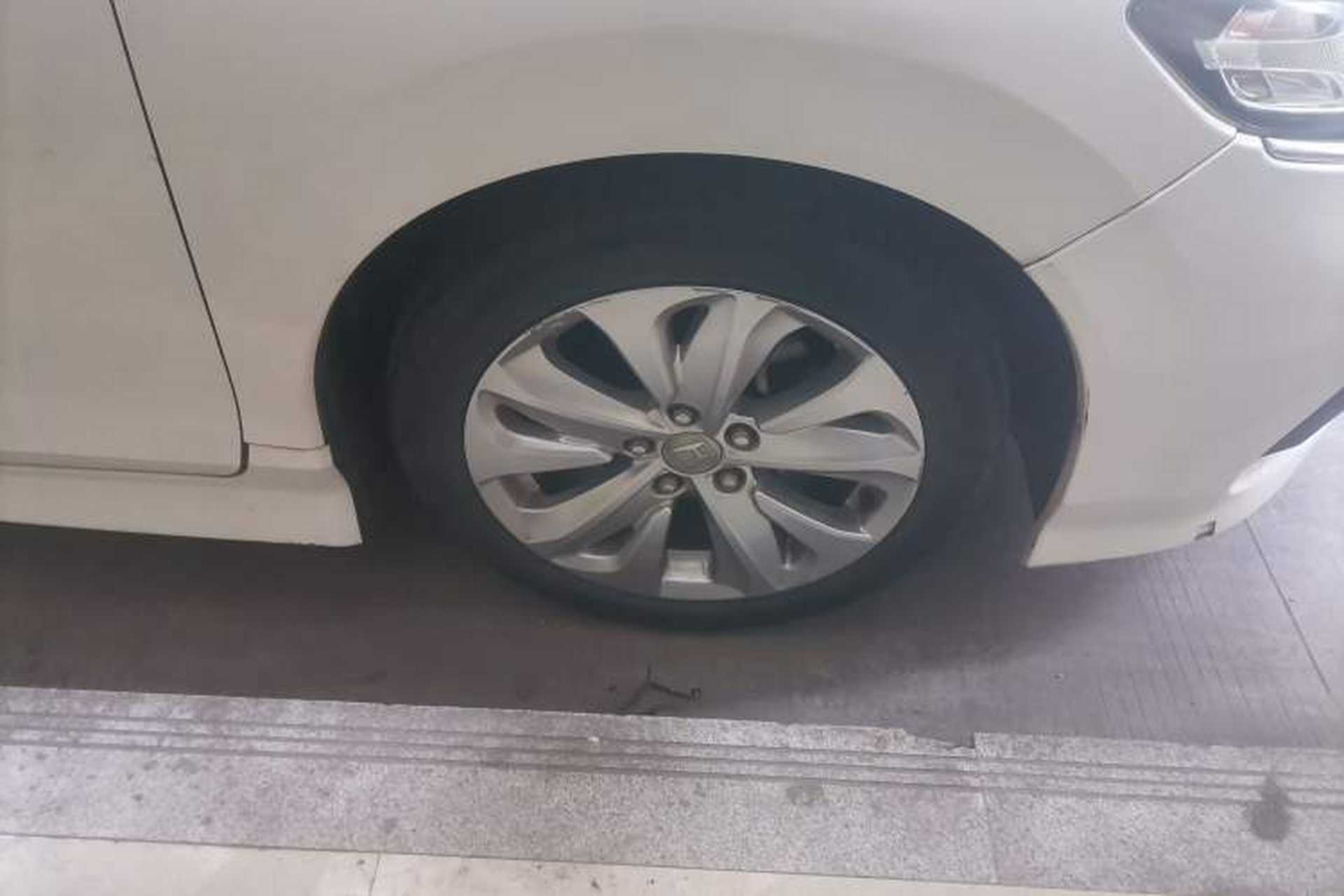 Used Honda Jade 2020 1.8L automatic Comfort version Right Front Wheel Hub