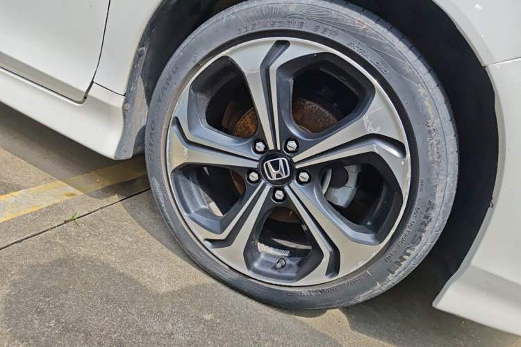 Used Honda Jade 2020 210TURBO CVT Luxury Edition Right Front Wheel Hub