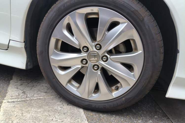 Used Honda Jade 2020 1.8L automatic Comfort version Right Front Wheel Hub