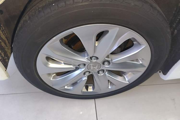 Used Honda Jade 2020 1.8L automatic Comfort version Right Rear Wheel Hub