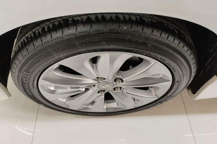 Used Honda Jade 2020 1.8L automatic Comfort version Right Rear Wheel Hub