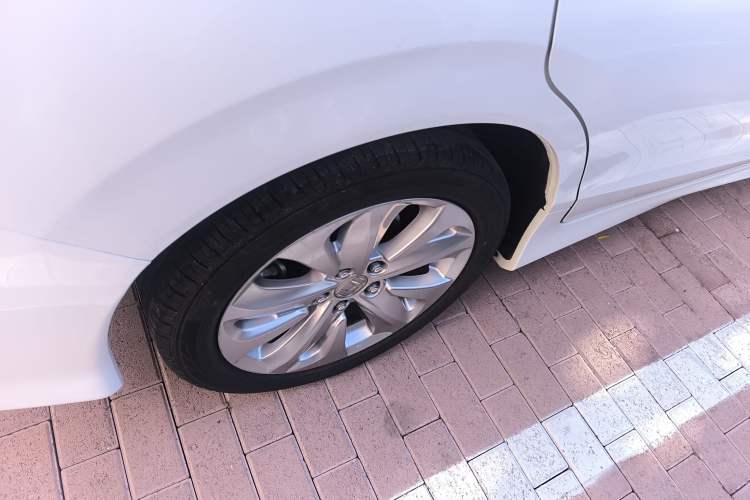 Used Honda Jade 2020 1.8L automatic Comfort version Right Rear Wheel Hub