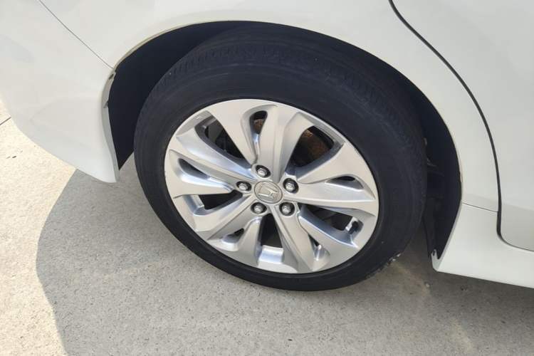Used Honda Jade 2020 1.8L automatic Comfort version Right Rear Wheel Hub