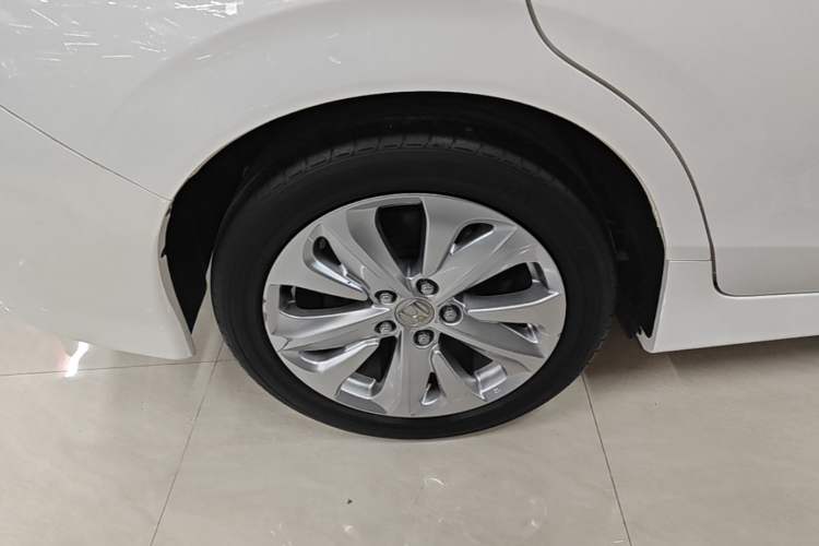 Used Honda Jade 2020 1.8L automatic Comfort version Right Rear Wheel Hub
