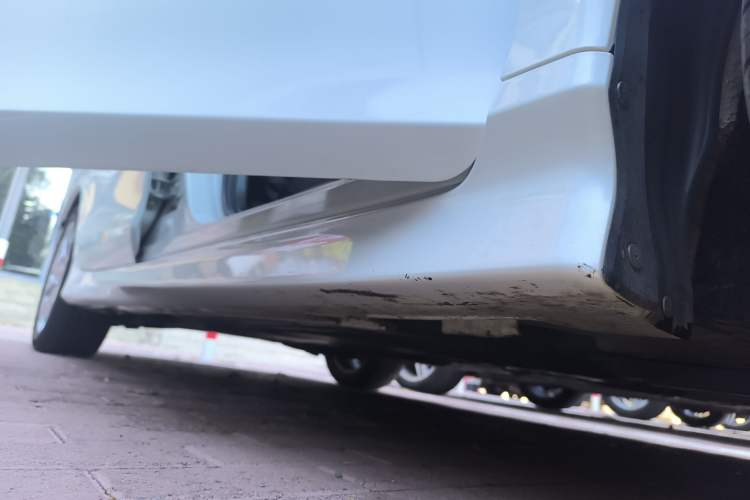 Used Honda Jade 2020 1.8L automatic Comfort version Right Side Sill