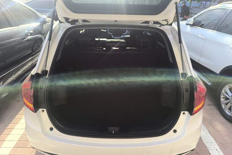 Used Honda Jade 2020 1.8L automatic Comfort version Trunk