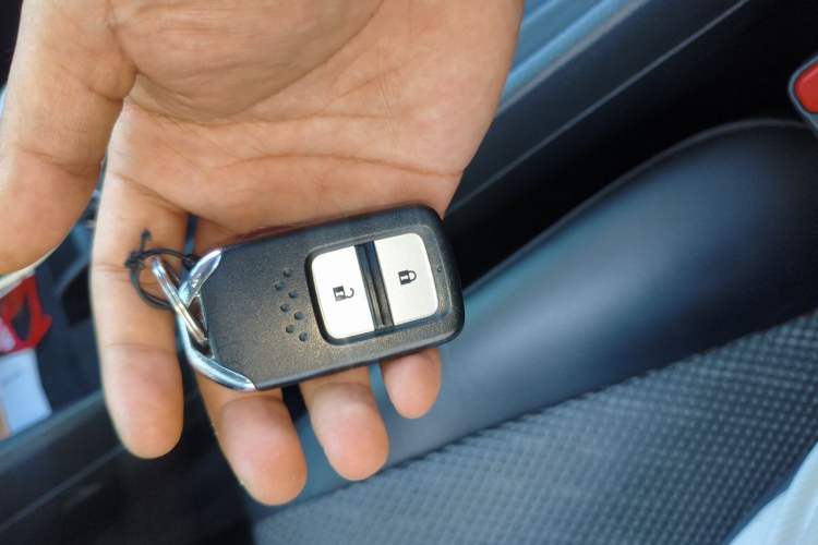 Used Honda Jade 2020 1.8L automatic Comfort version Vehicle Key