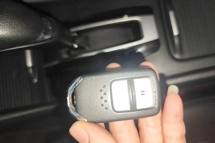 Used Honda Jade 2020 1.8L automatic Comfort version Vehicle Key