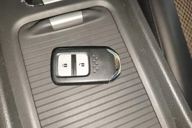 Used Honda Jade 2020 1.8L automatic Comfort version Vehicle Key