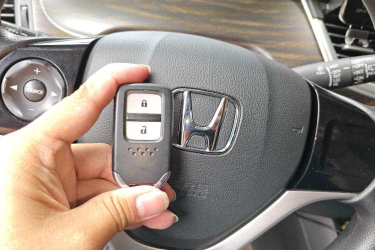 Used Honda Jade 2020 1.8L automatic Comfort version Vehicle Key