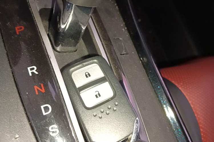 Used Honda Jade 2020 1.8L automatic Comfort version Vehicle Key