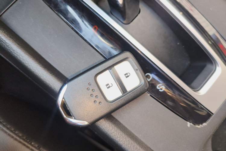Used Honda Jade 2020 1.8L automatic Comfort version Vehicle Key