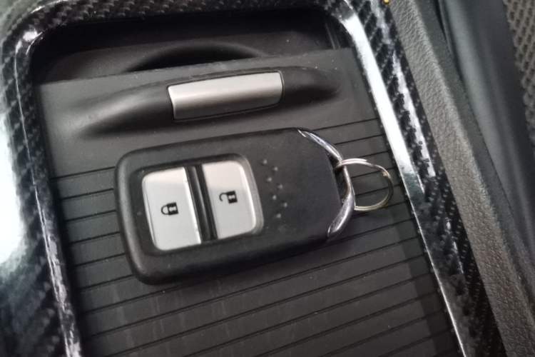 Used Honda Jade 2020 1.8L automatic Comfort version Vehicle Key