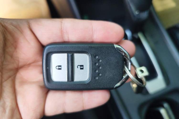 Used Honda Jade 2020 1.8L automatic Comfort version Vehicle Key