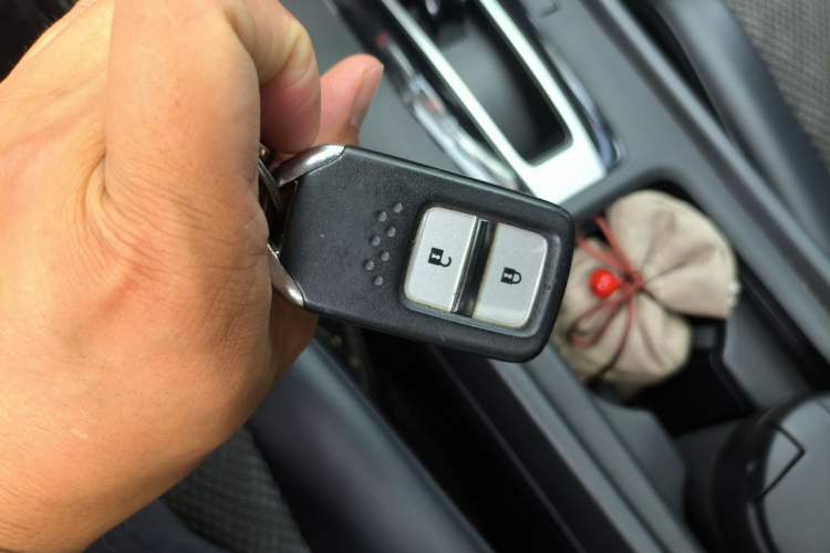 Used Honda Jade 2020 1.8L automatic Comfort version Vehicle Key